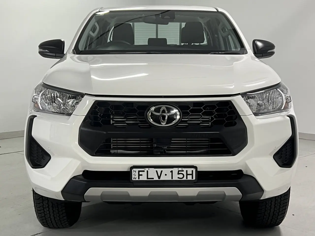 2024 TOYOTA HILUX Gallery Image 3