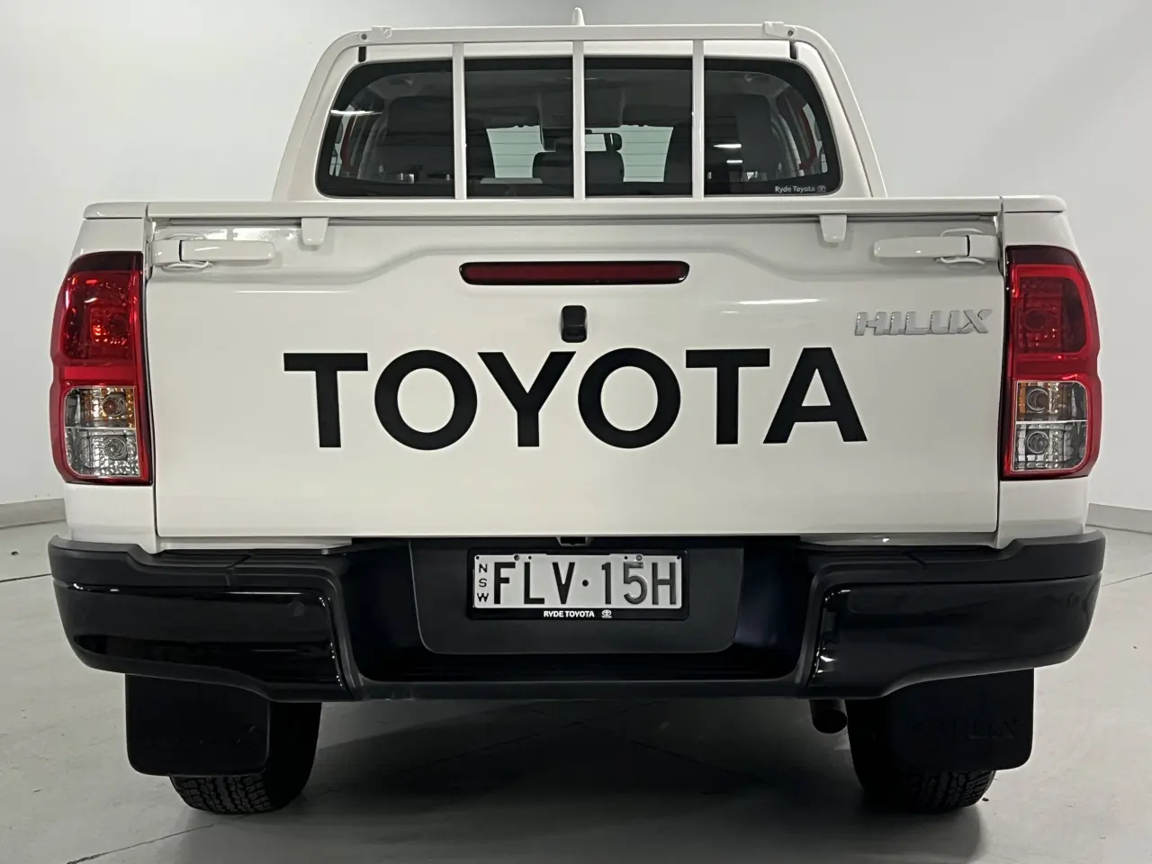 2024 TOYOTA HILUX Gallery Image 7