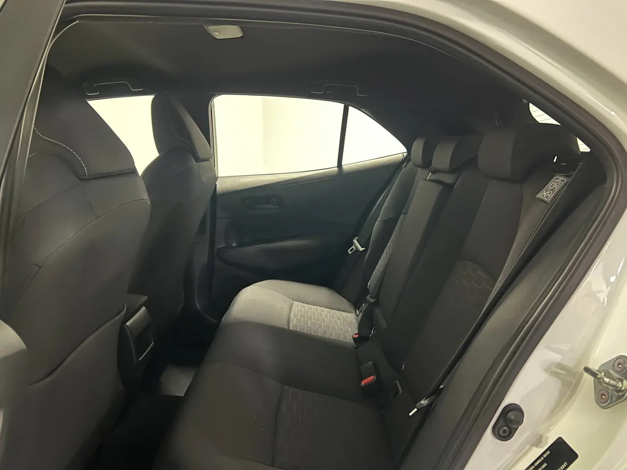 2023 TOYOTA COROLLA Gallery Image 13