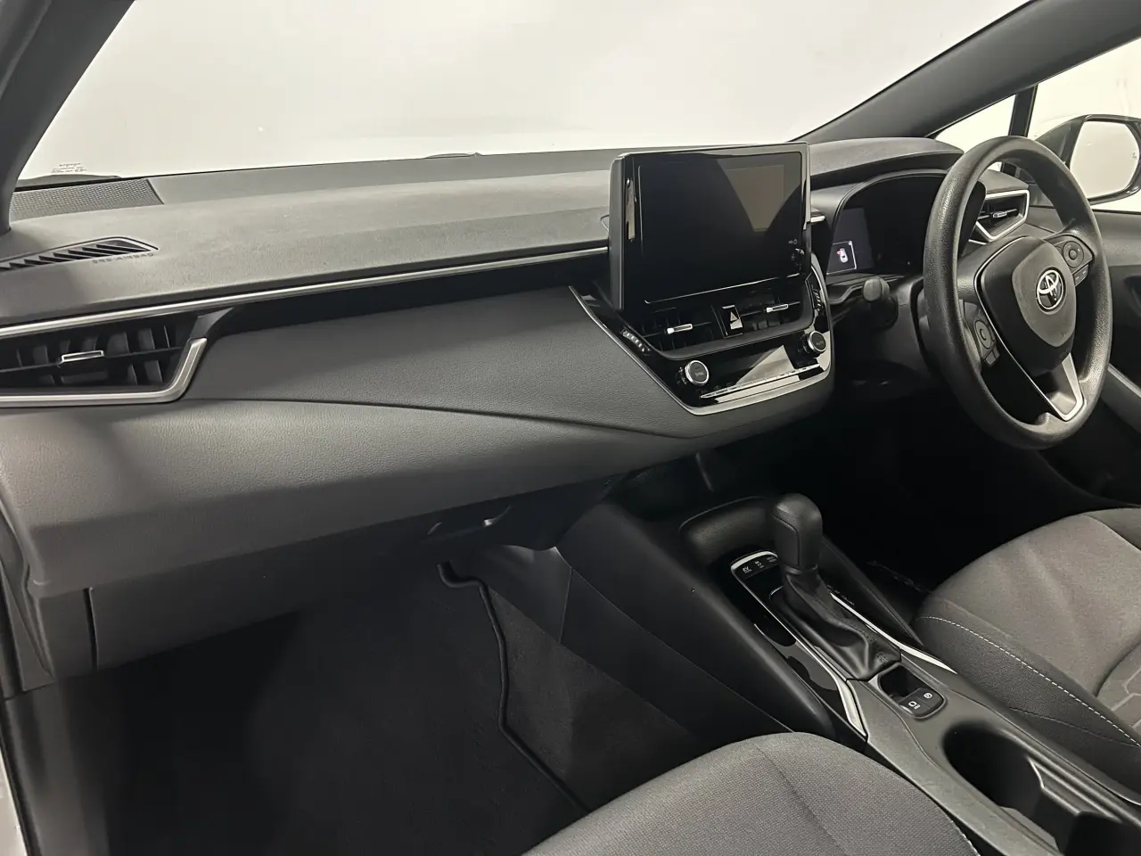 2023 TOYOTA COROLLA Gallery Image 14