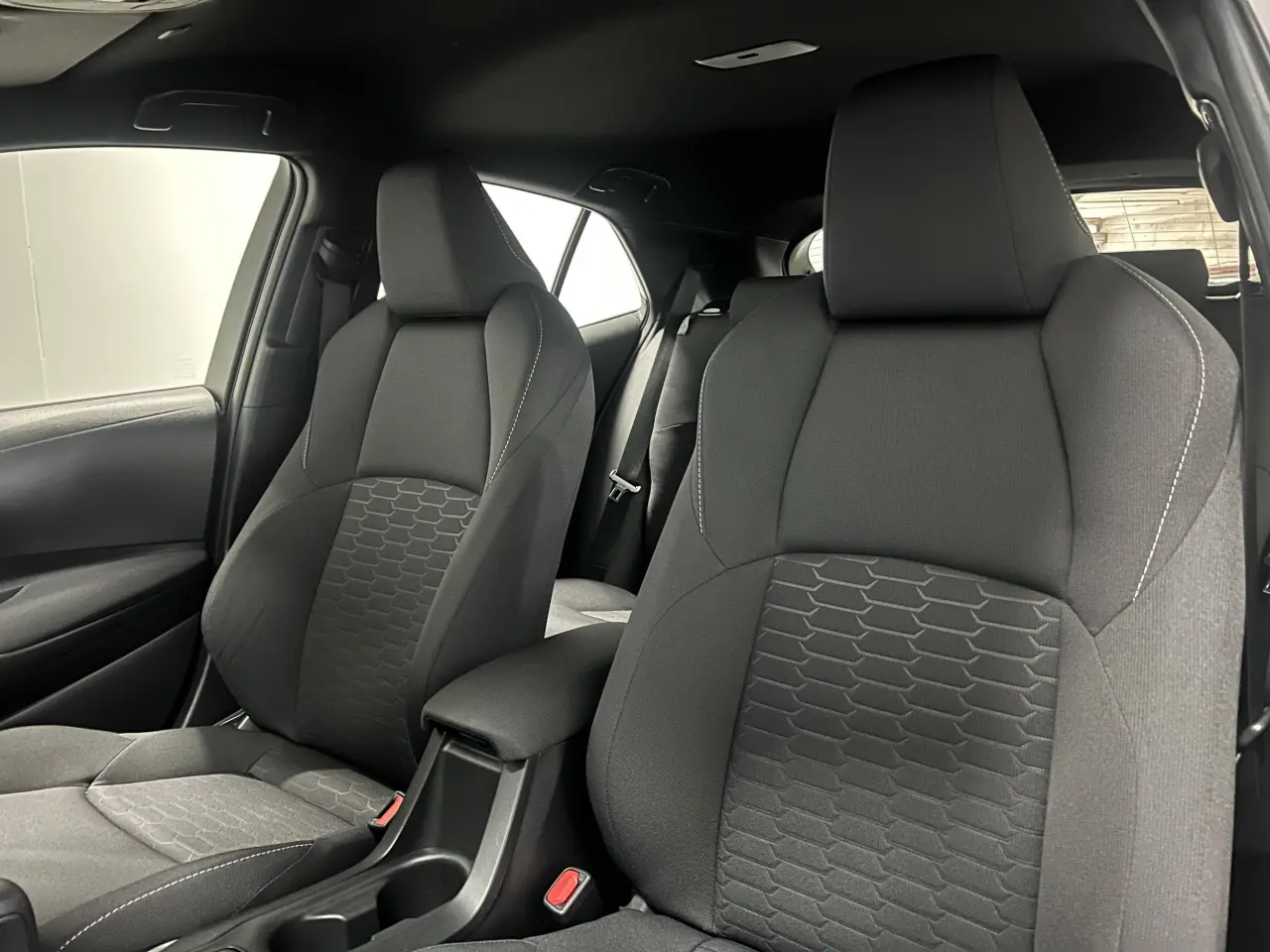 2023 TOYOTA COROLLA Gallery Image 15