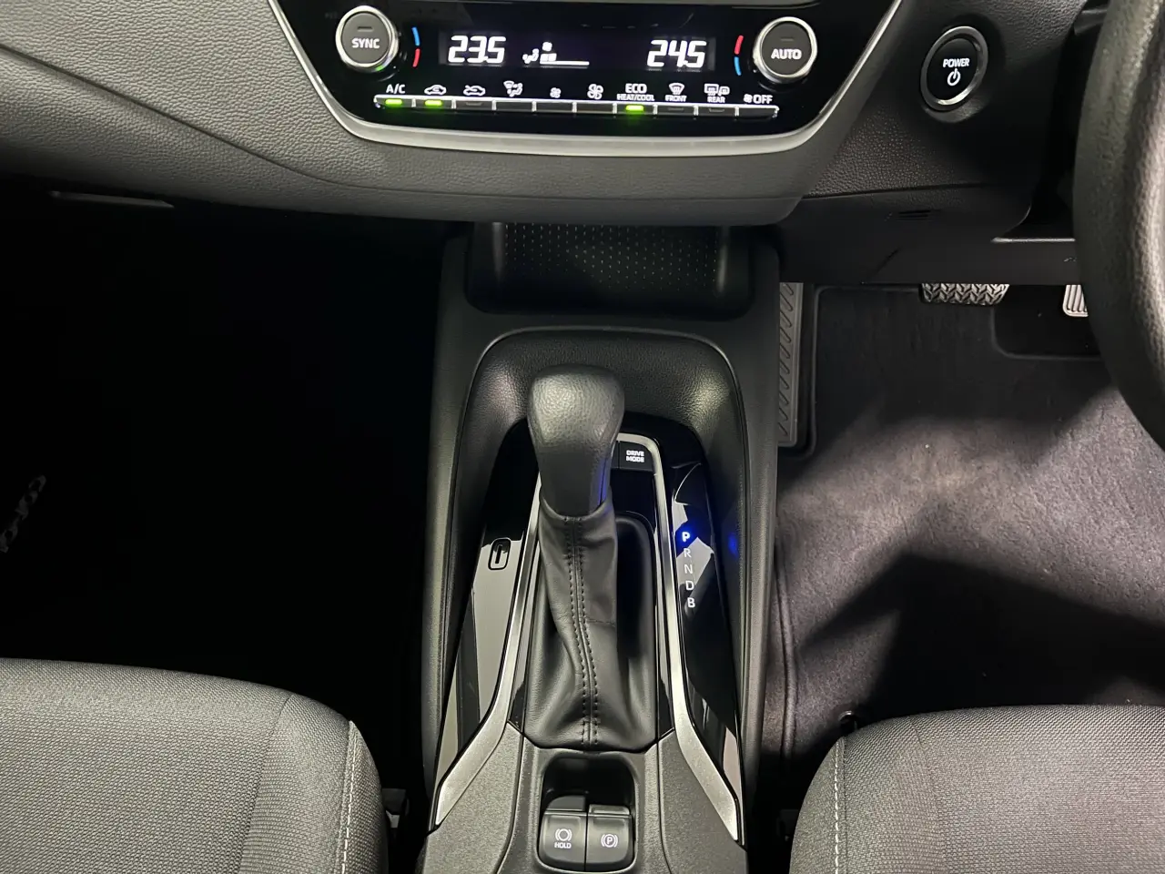 2023 TOYOTA COROLLA Gallery Image 19