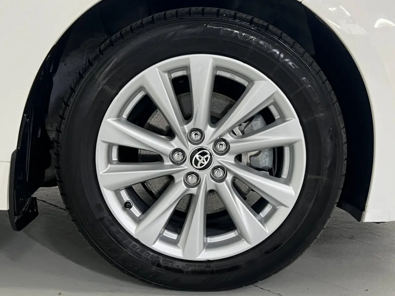 2023 TOYOTA COROLLA Gallery Image 5