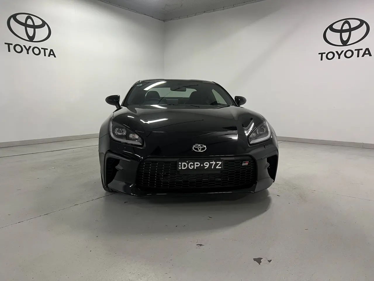 2024 TOYOTA GR86 Gallery Image 2