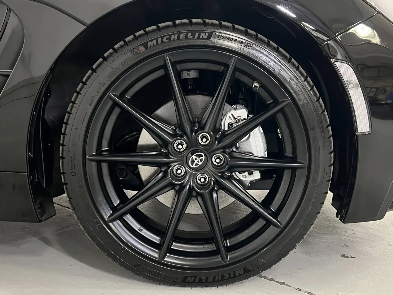 2024 TOYOTA GR86 Gallery Image 5