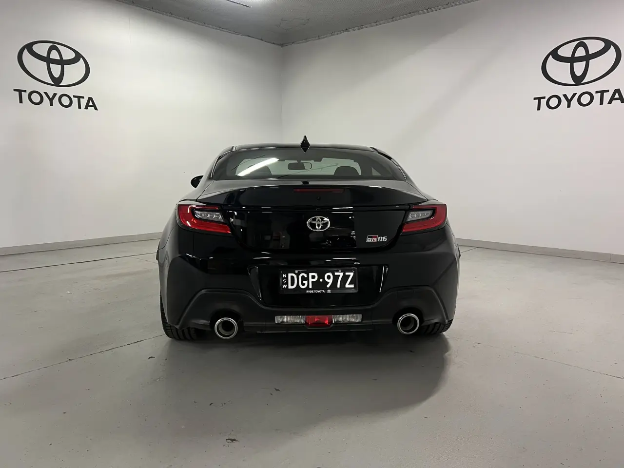 2024 TOYOTA GR86 Gallery Image 6