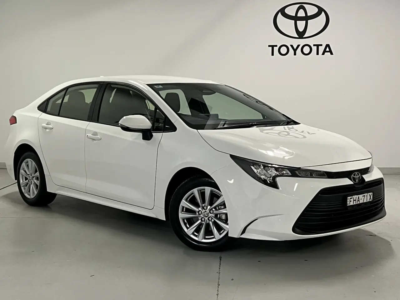 2024 TOYOTA COROLLA Gallery Image 1