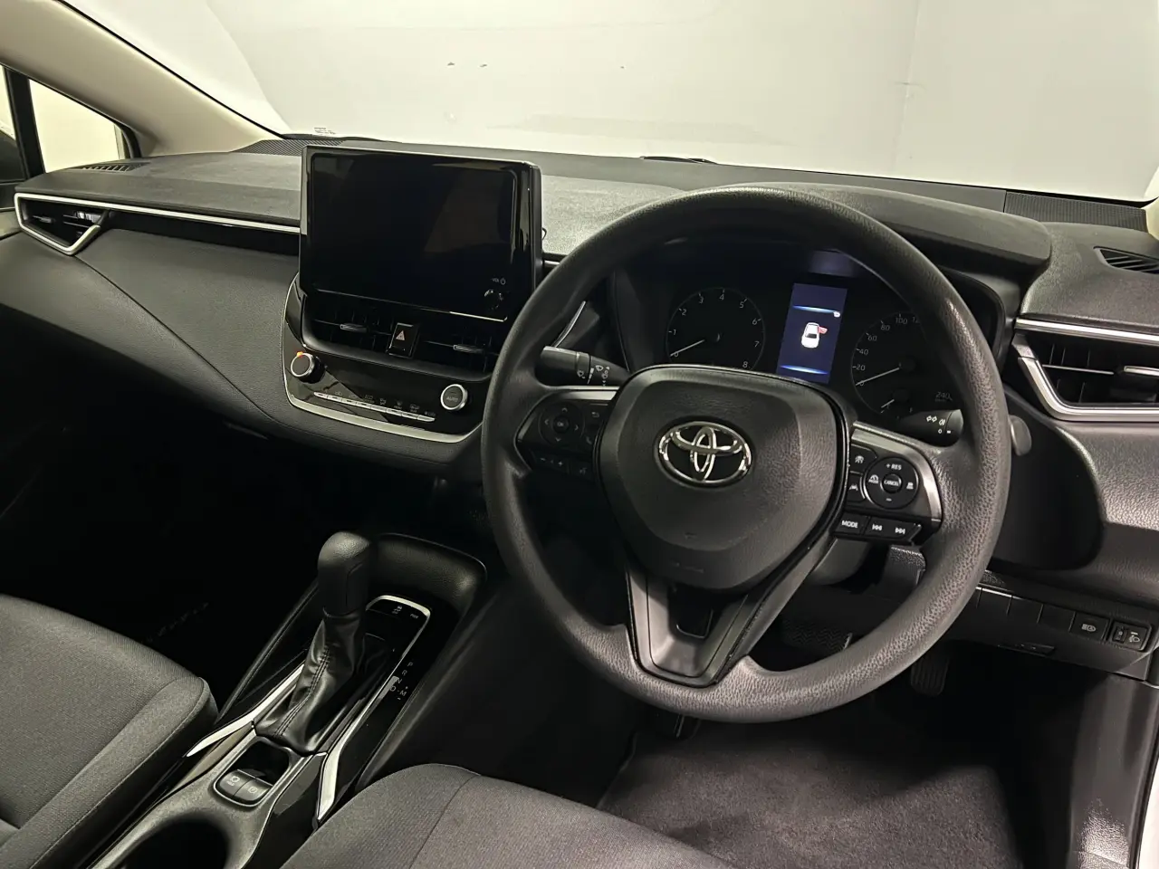 2024 TOYOTA COROLLA Gallery Image 10