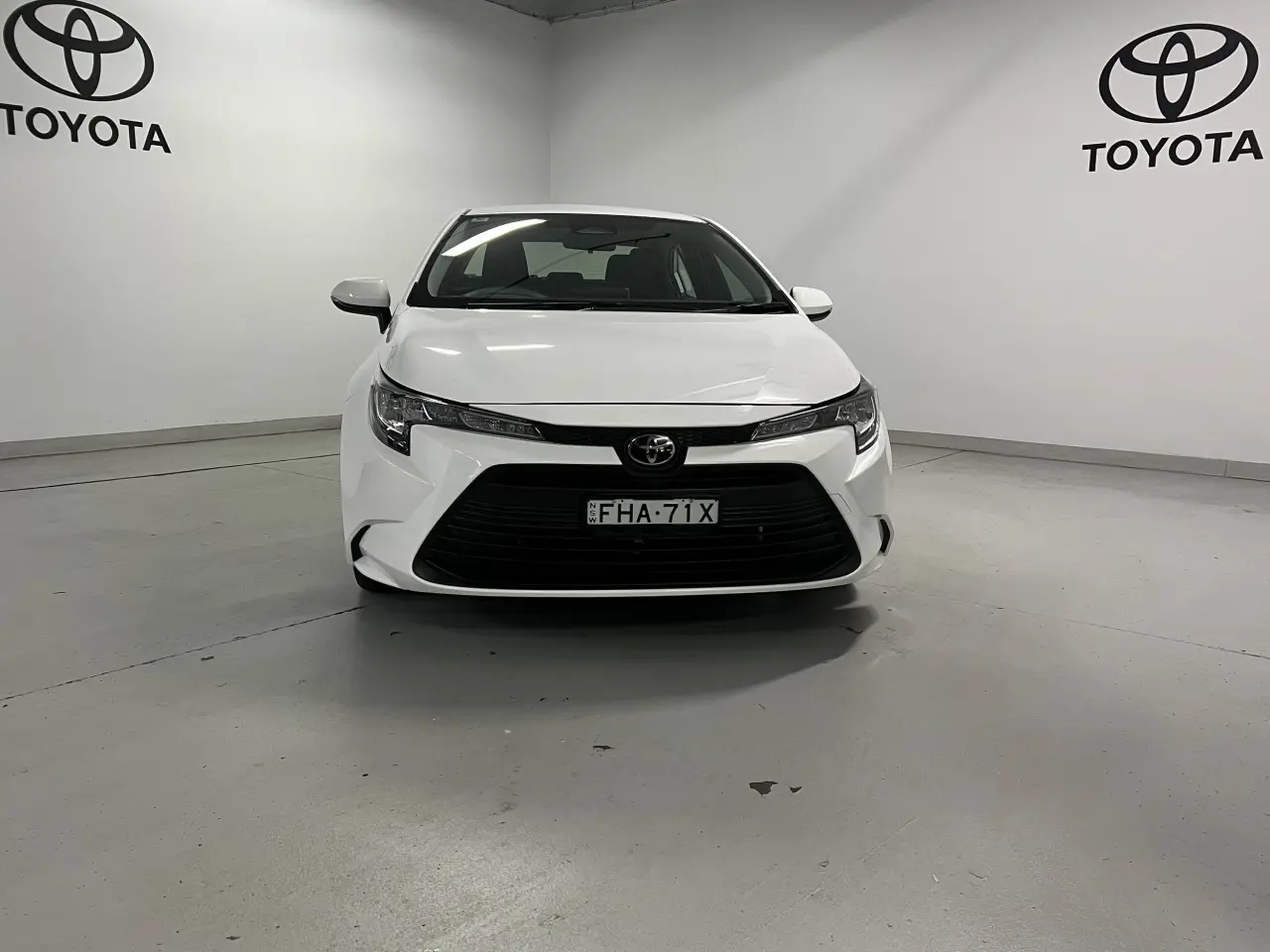 2024 TOYOTA COROLLA Gallery Image 2