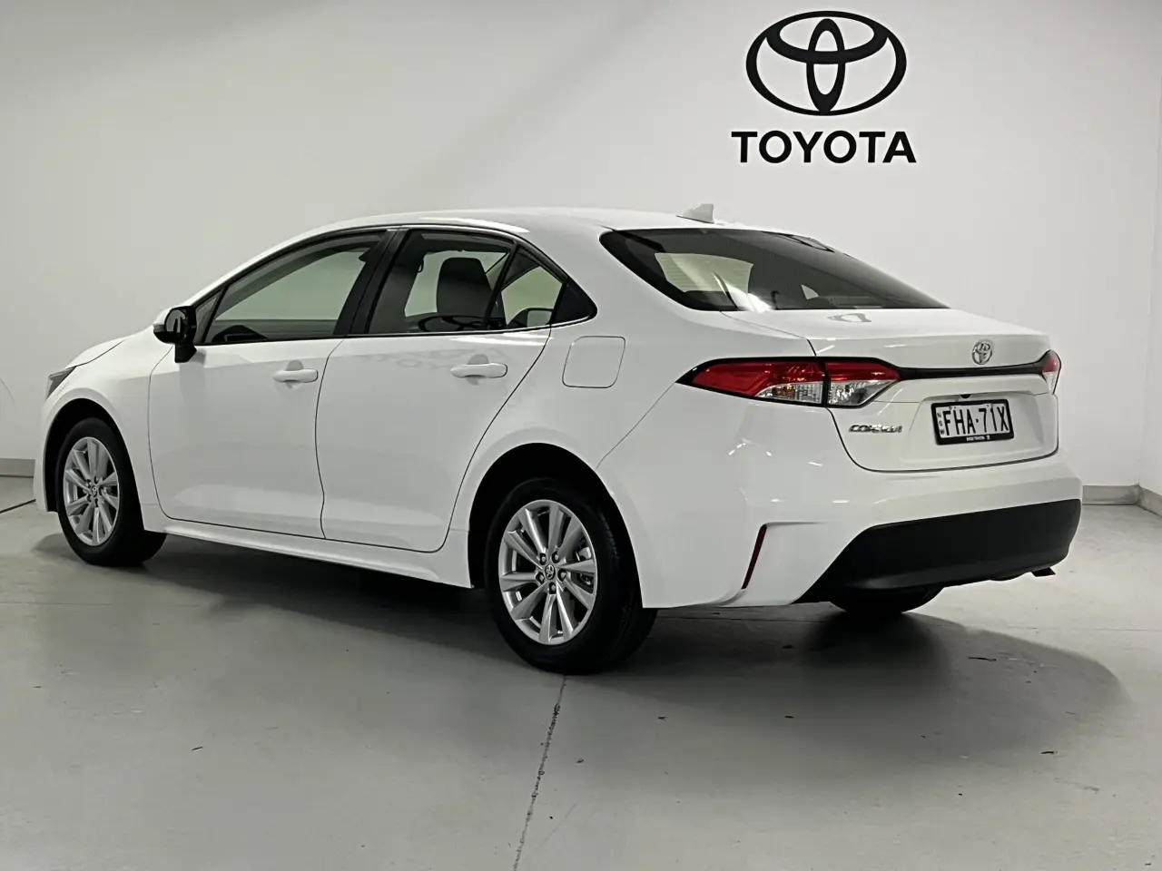 2024 TOYOTA COROLLA Gallery Image 8