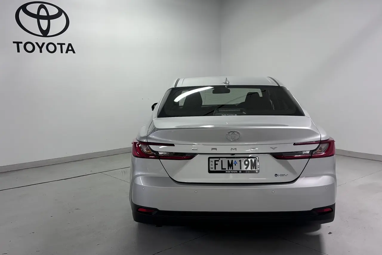 2024 Toyota Camry Gallery Image 6