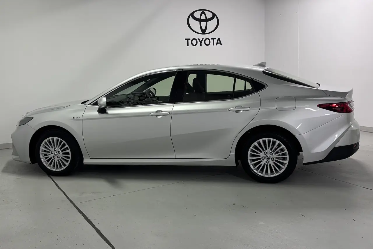 2024 Toyota Camry Gallery Image 9