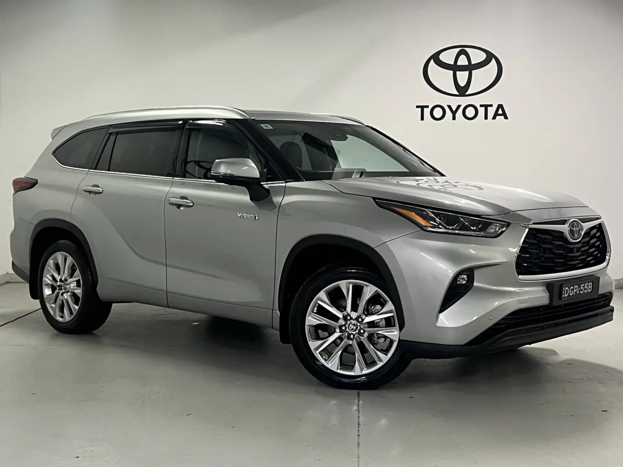 2024 TOYOTA KLUGER HYBRID Gallery Image 1