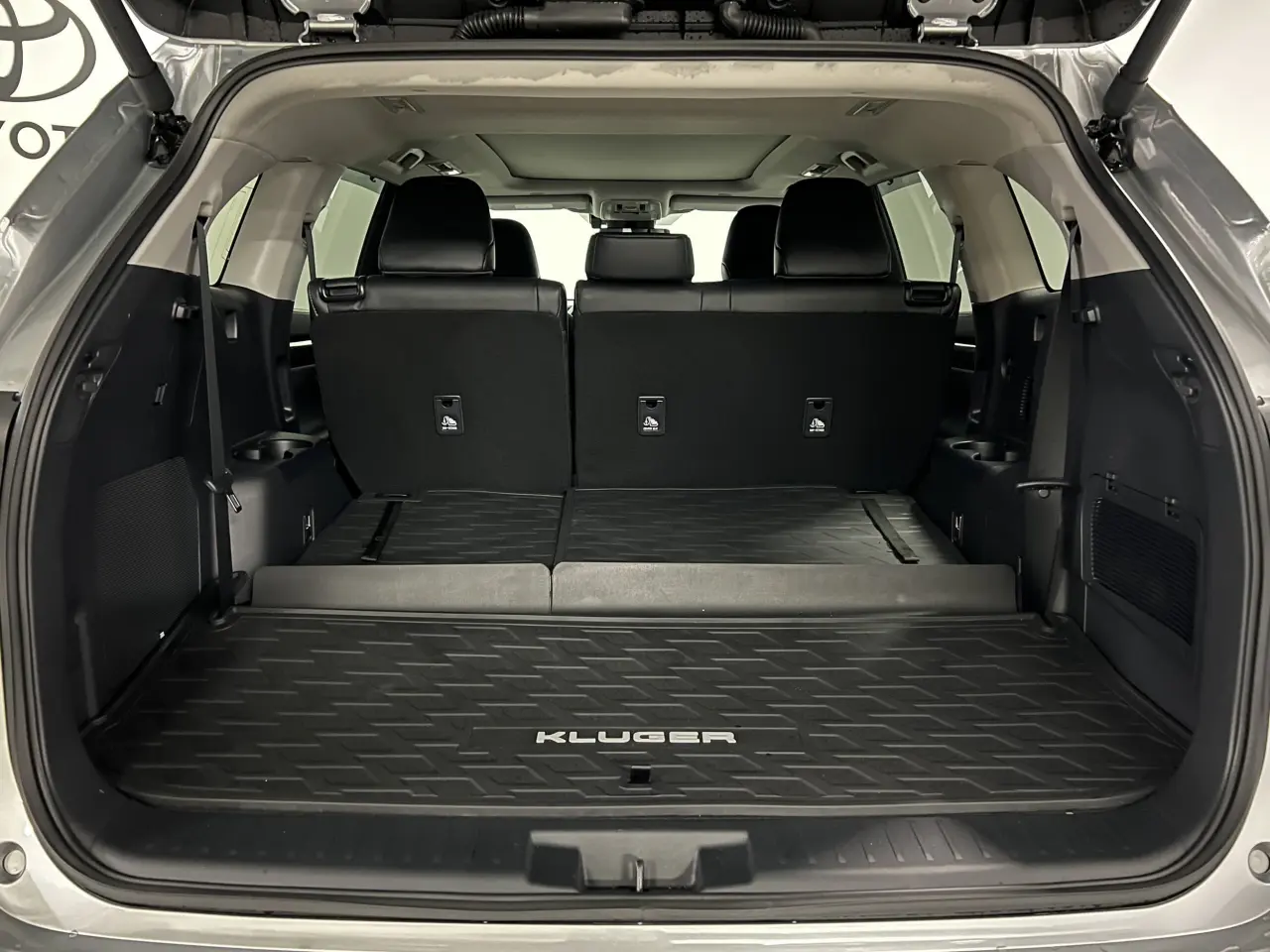 2024 TOYOTA KLUGER HYBRID Gallery Image 12
