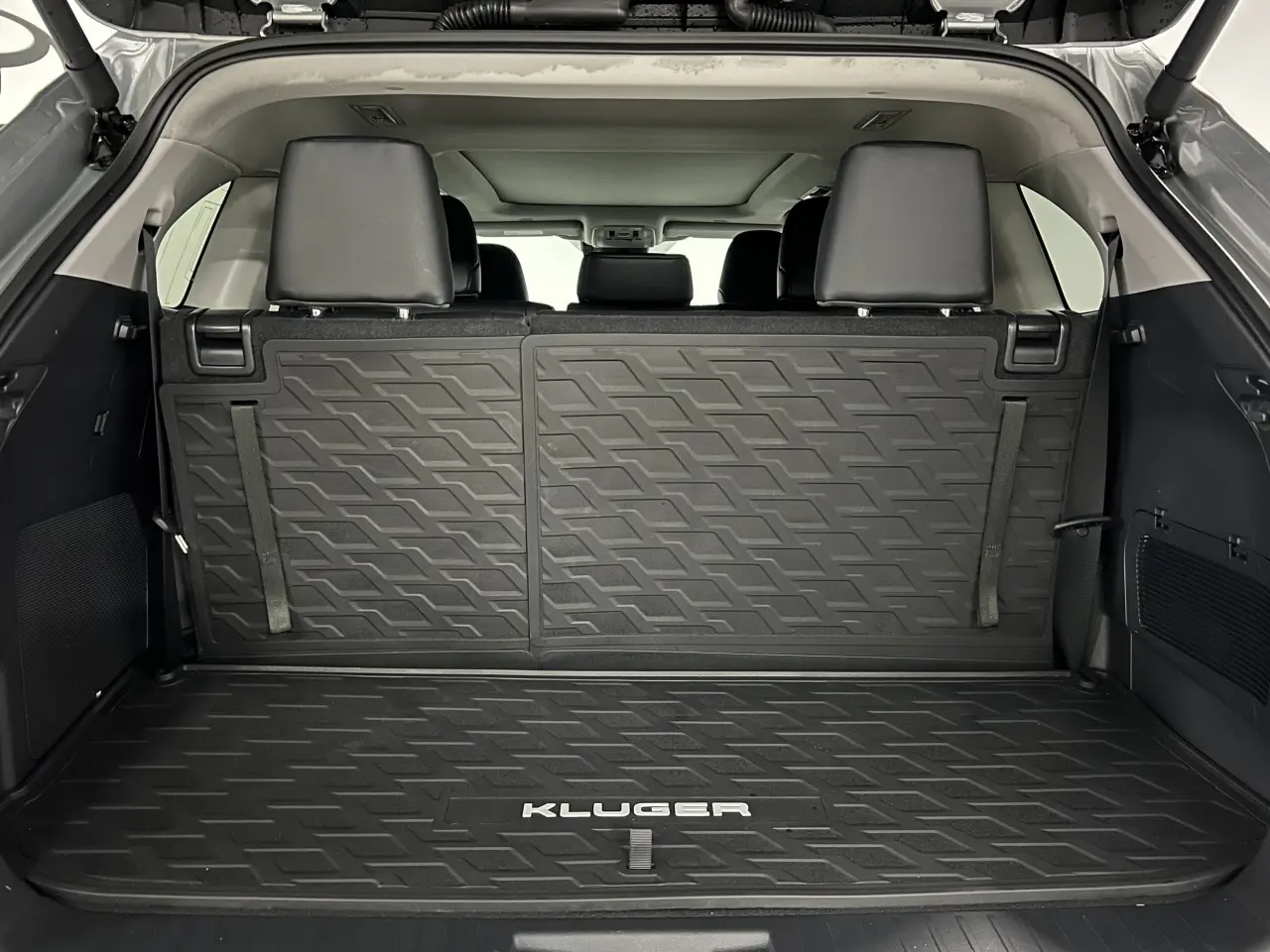 2024 TOYOTA KLUGER HYBRID Gallery Image 13