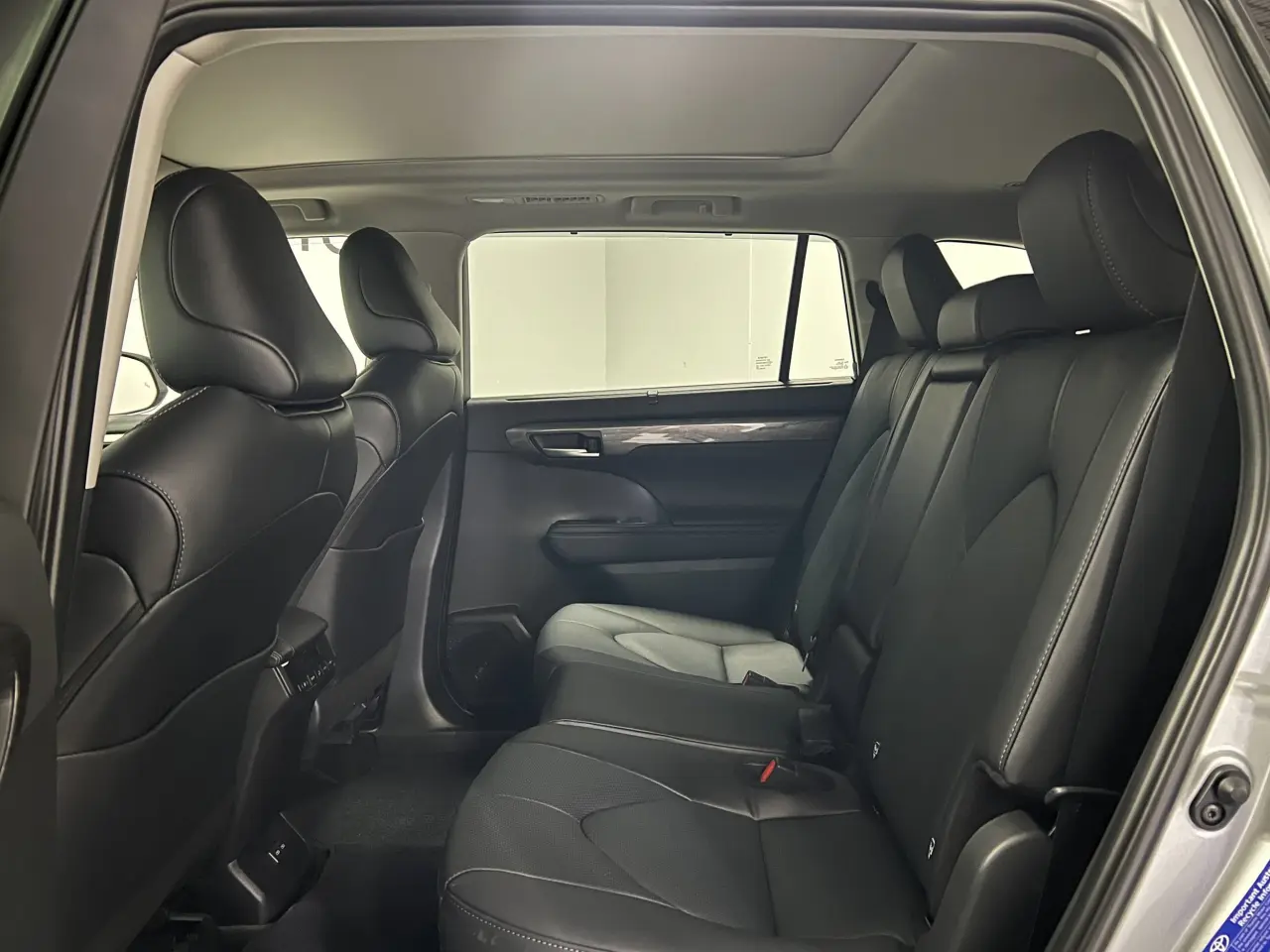 2024 TOYOTA KLUGER HYBRID Gallery Image 14