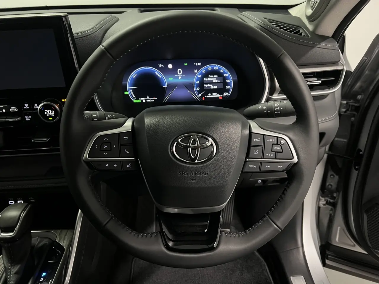 2024 TOYOTA KLUGER HYBRID Gallery Image 17
