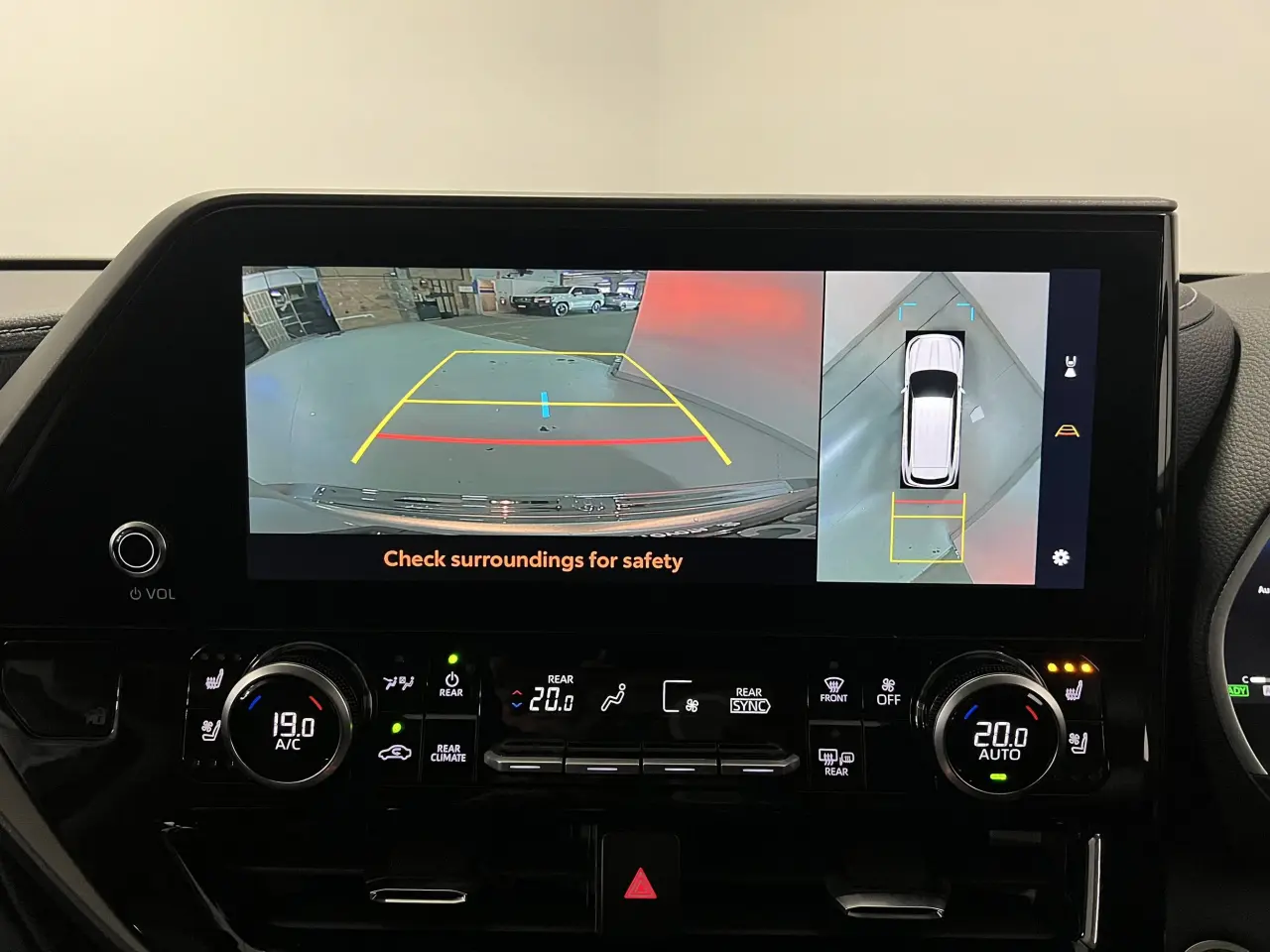 2024 TOYOTA KLUGER HYBRID Gallery Image 19