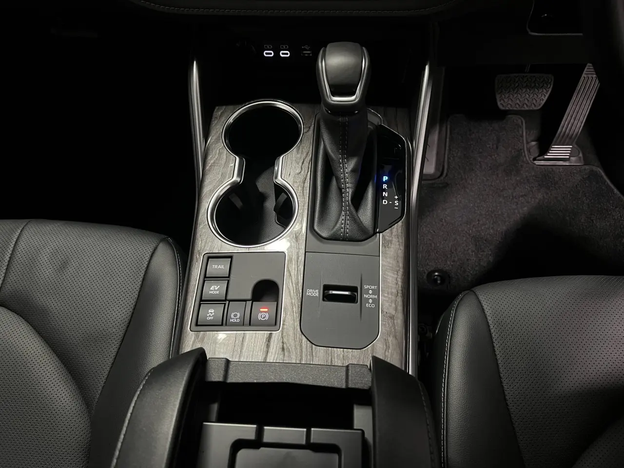 2024 TOYOTA KLUGER HYBRID Gallery Image 20