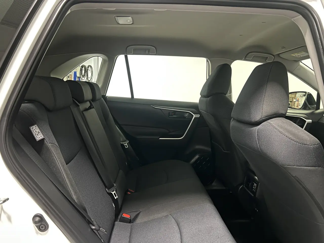 2024 TOYOTA RAV4 HYBRID Gallery Image 11