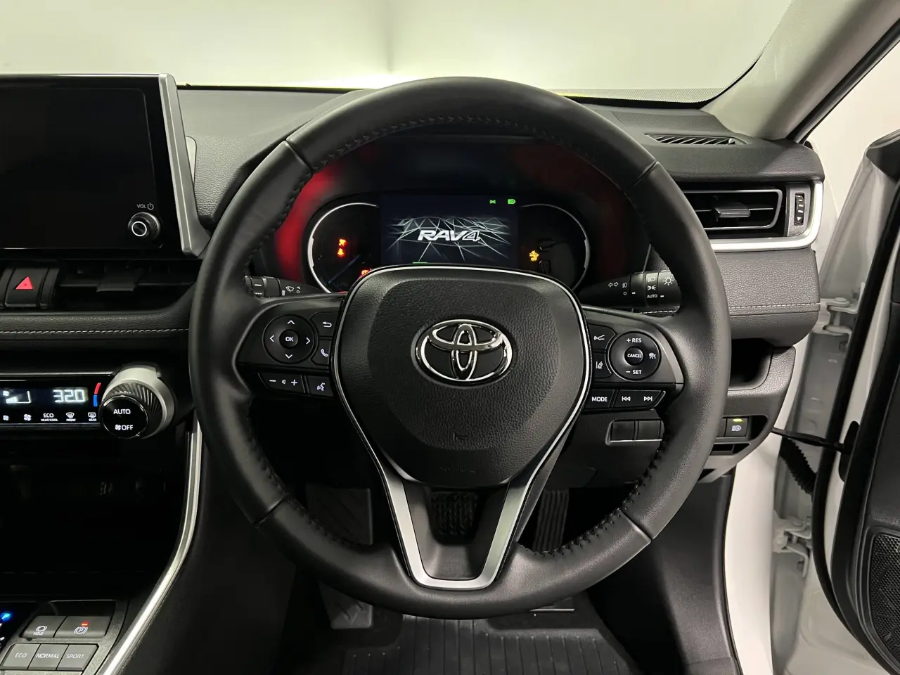 2024 TOYOTA RAV4 HYBRID Gallery Image 17