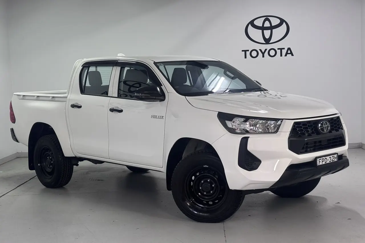 2025 Toyota Hilux Gallery Image 1