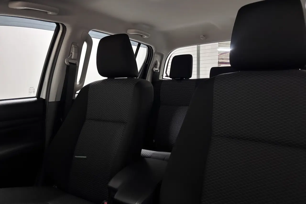2025 Toyota Hilux Gallery Image 16