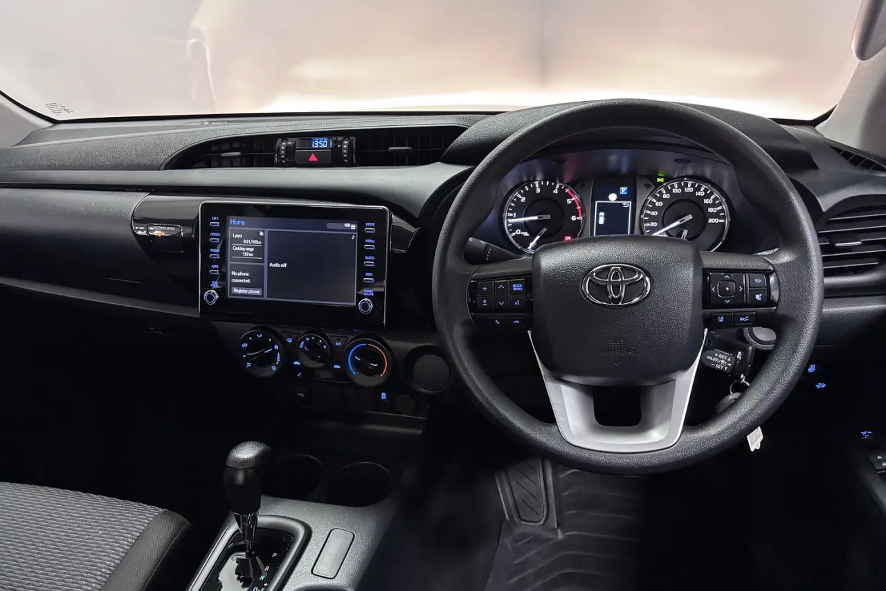 2025 Toyota Hilux Gallery Image 18