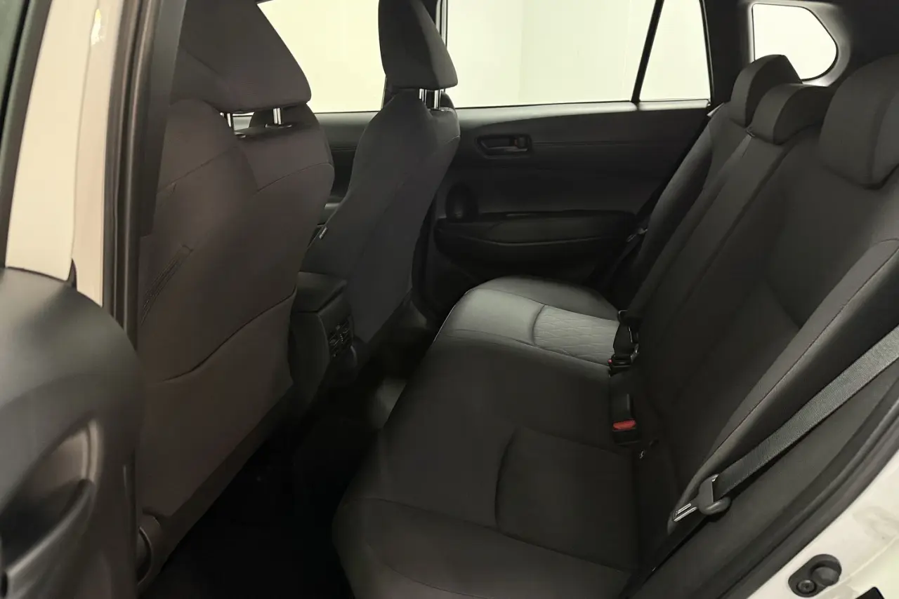 2025 Toyota Corolla Cross Gallery Image 12
