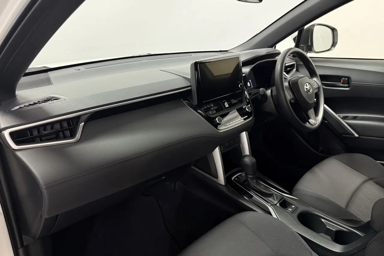 2025 Toyota Corolla Cross Gallery Image 13