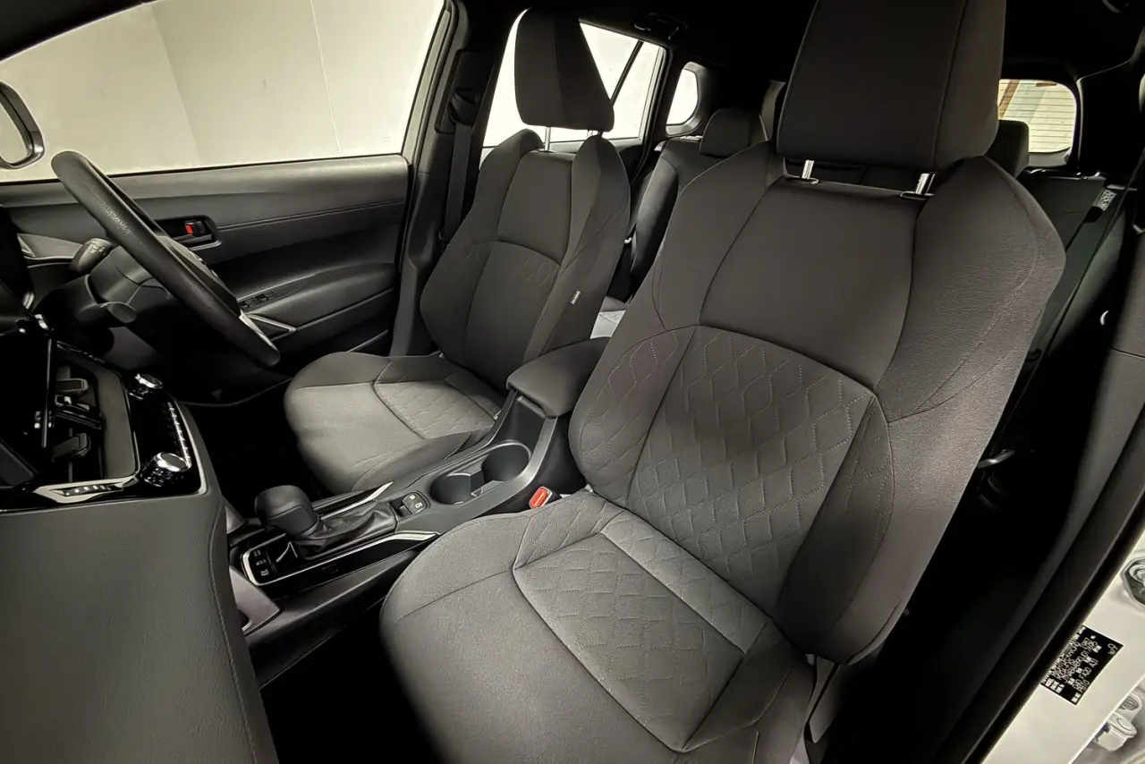 2025 Toyota Corolla Cross Gallery Image 14