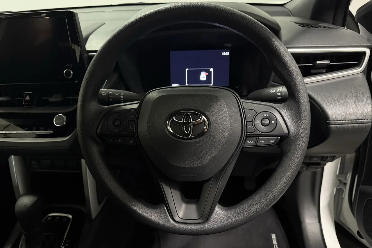 2025 Toyota Corolla Cross Gallery Image 15