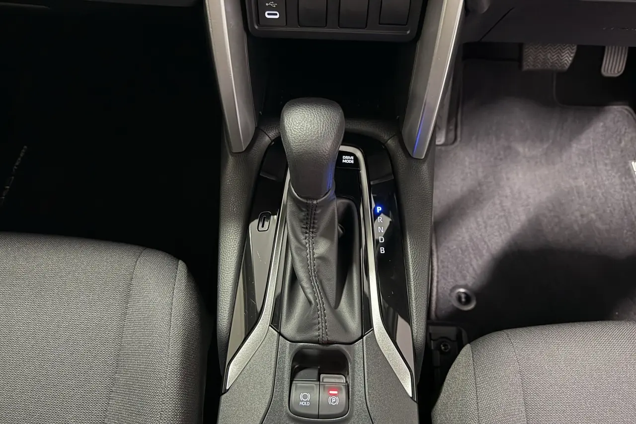 2025 Toyota Corolla Cross Gallery Image 17