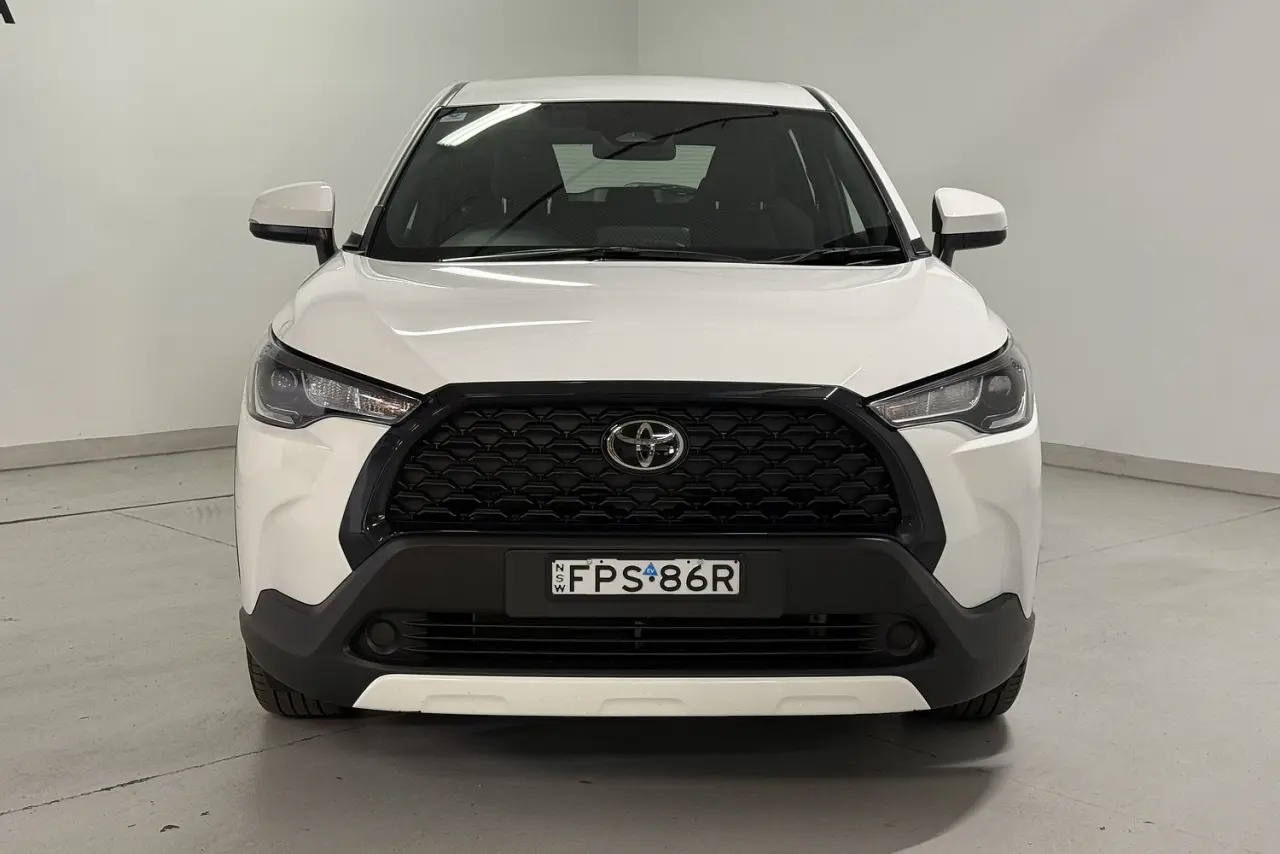 2025 Toyota Corolla Cross Gallery Image 2