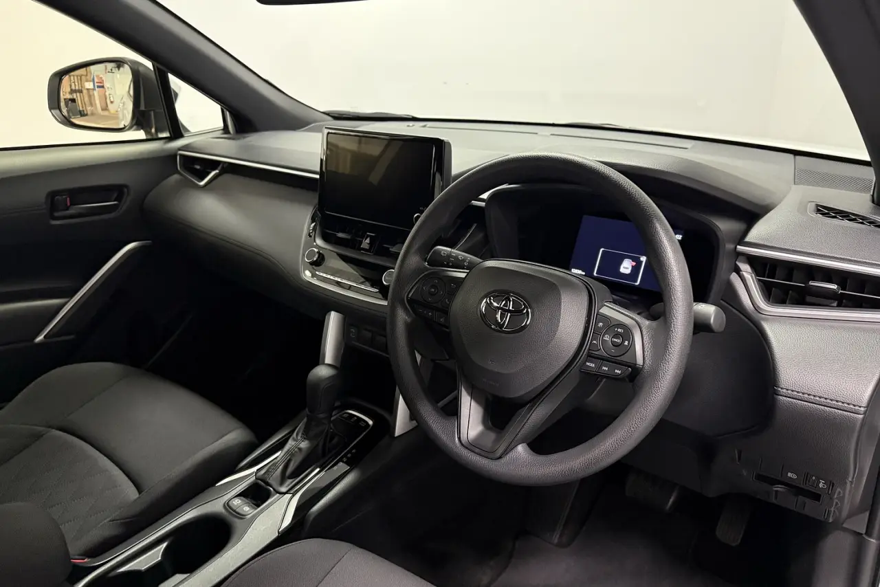 2025 Toyota Corolla Cross Gallery Image 9