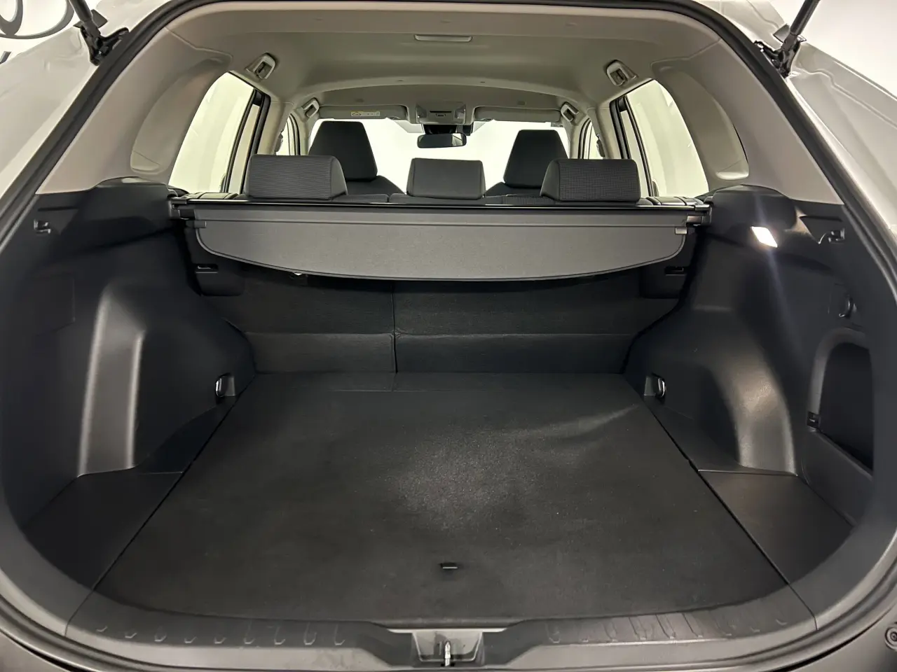 2025 TOYOTA RAV4 HYBRID Gallery Image 12