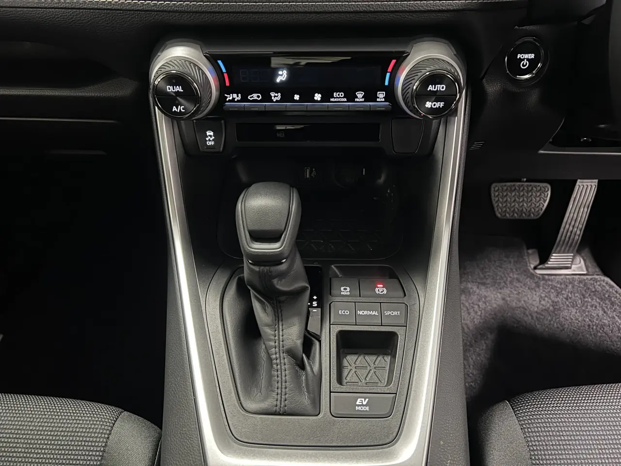 2025 TOYOTA RAV4 HYBRID Gallery Image 20