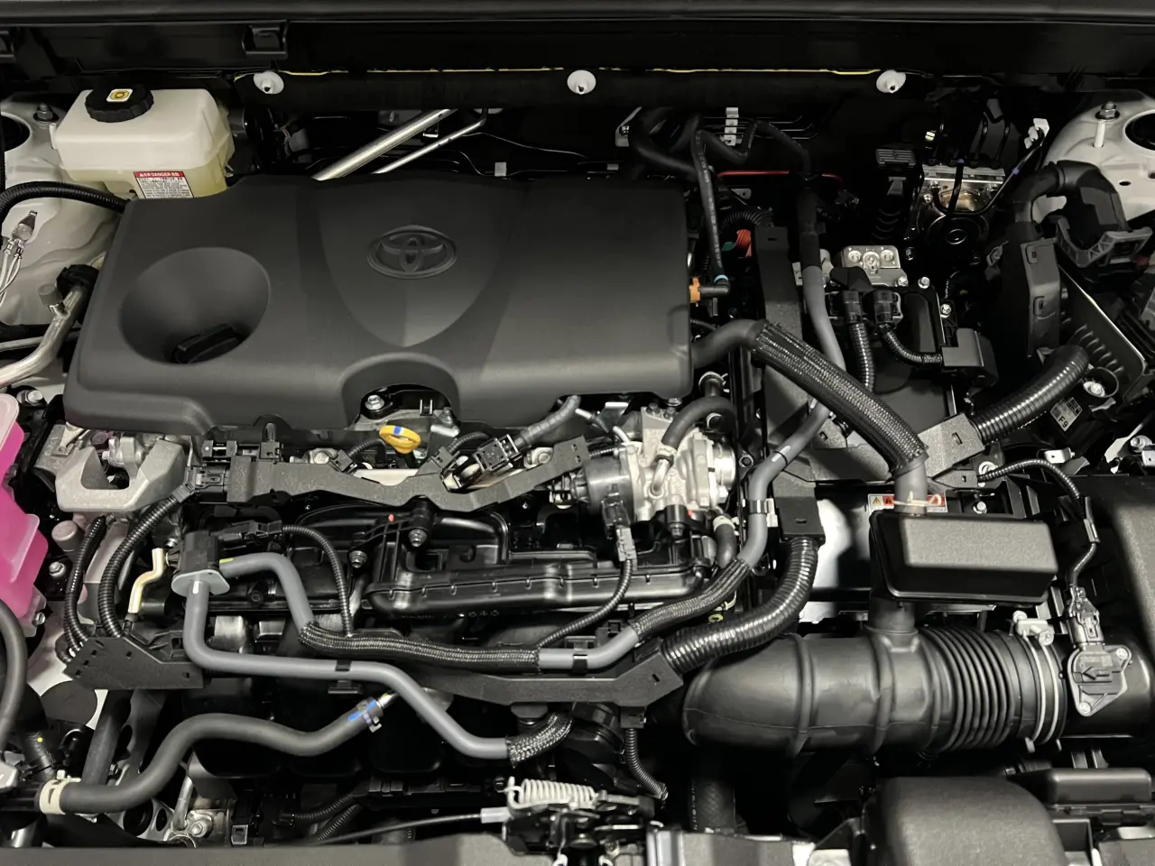 2025 TOYOTA RAV4 HYBRID Gallery Image 21