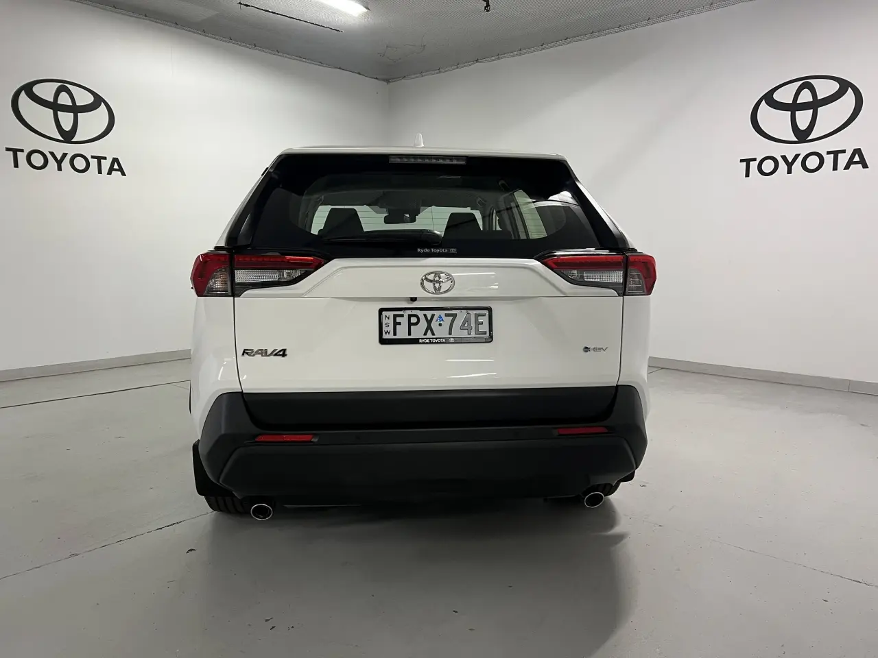 2025 TOYOTA RAV4 HYBRID Gallery Image 6