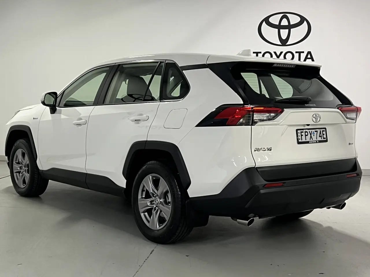 2025 TOYOTA RAV4 HYBRID Gallery Image 8
