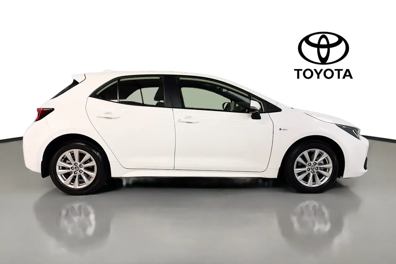 2025 Toyota Corolla Gallery Image 11