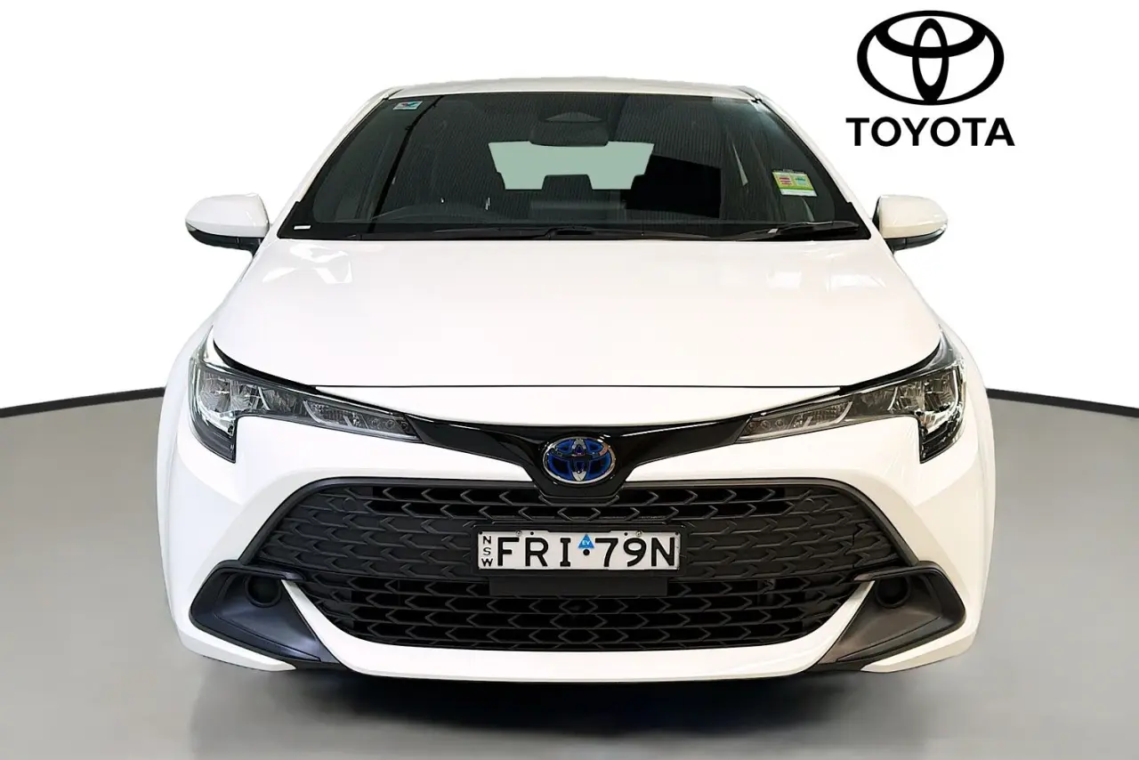 2025 Toyota Corolla Gallery Image 2