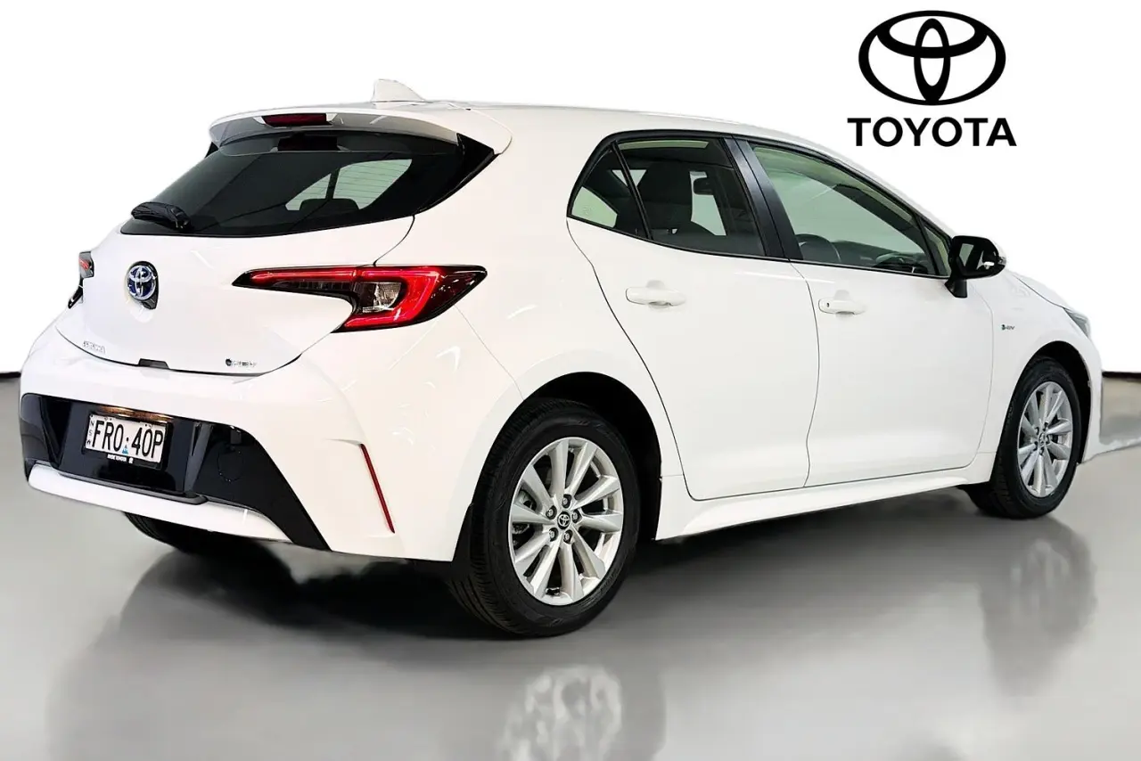 2025 Toyota Corolla Gallery Image 10
