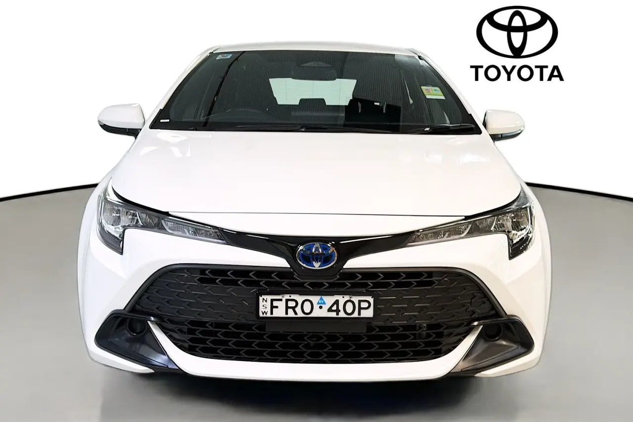 2025 Toyota Corolla Gallery Image 2