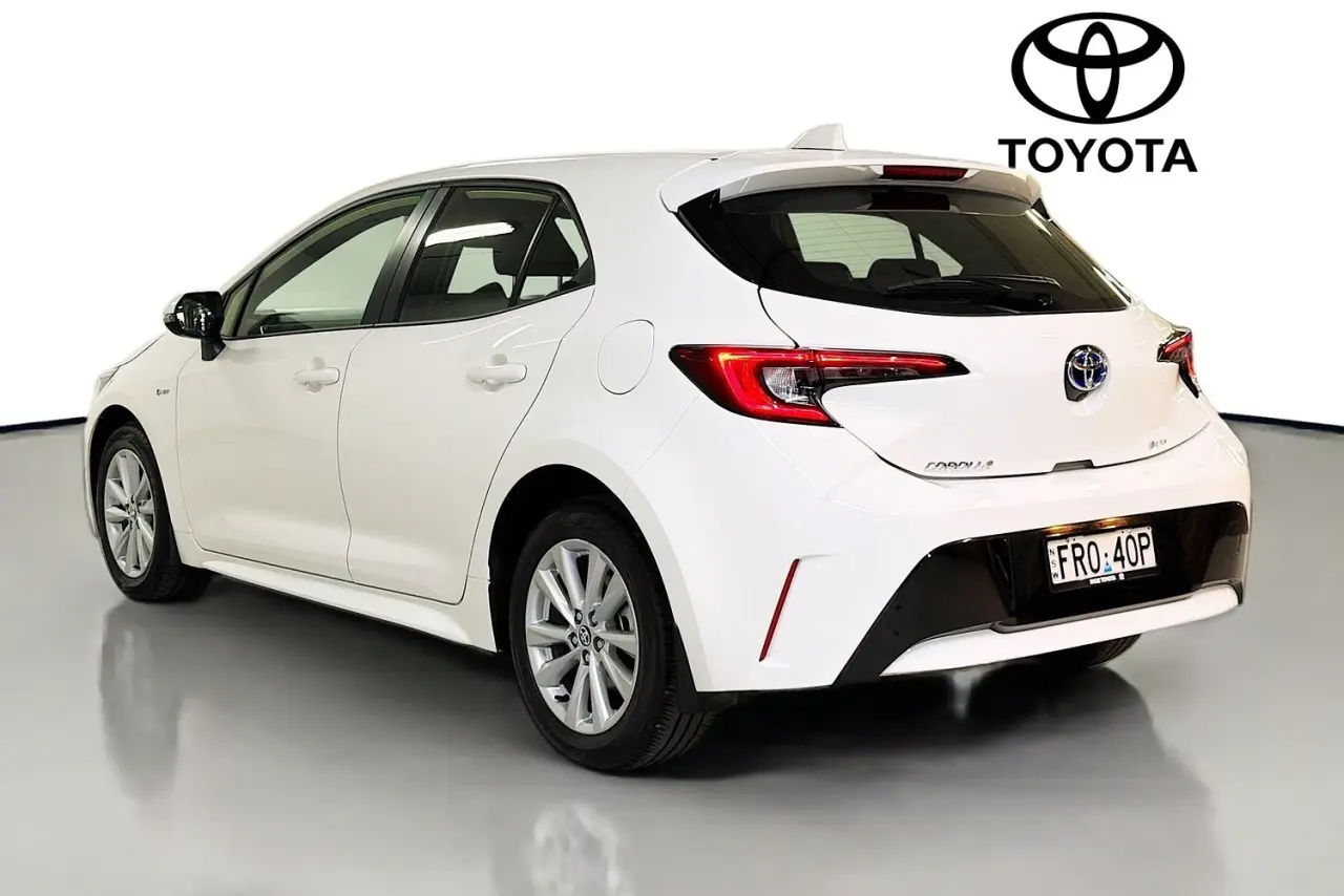 2025 Toyota Corolla Gallery Image 6