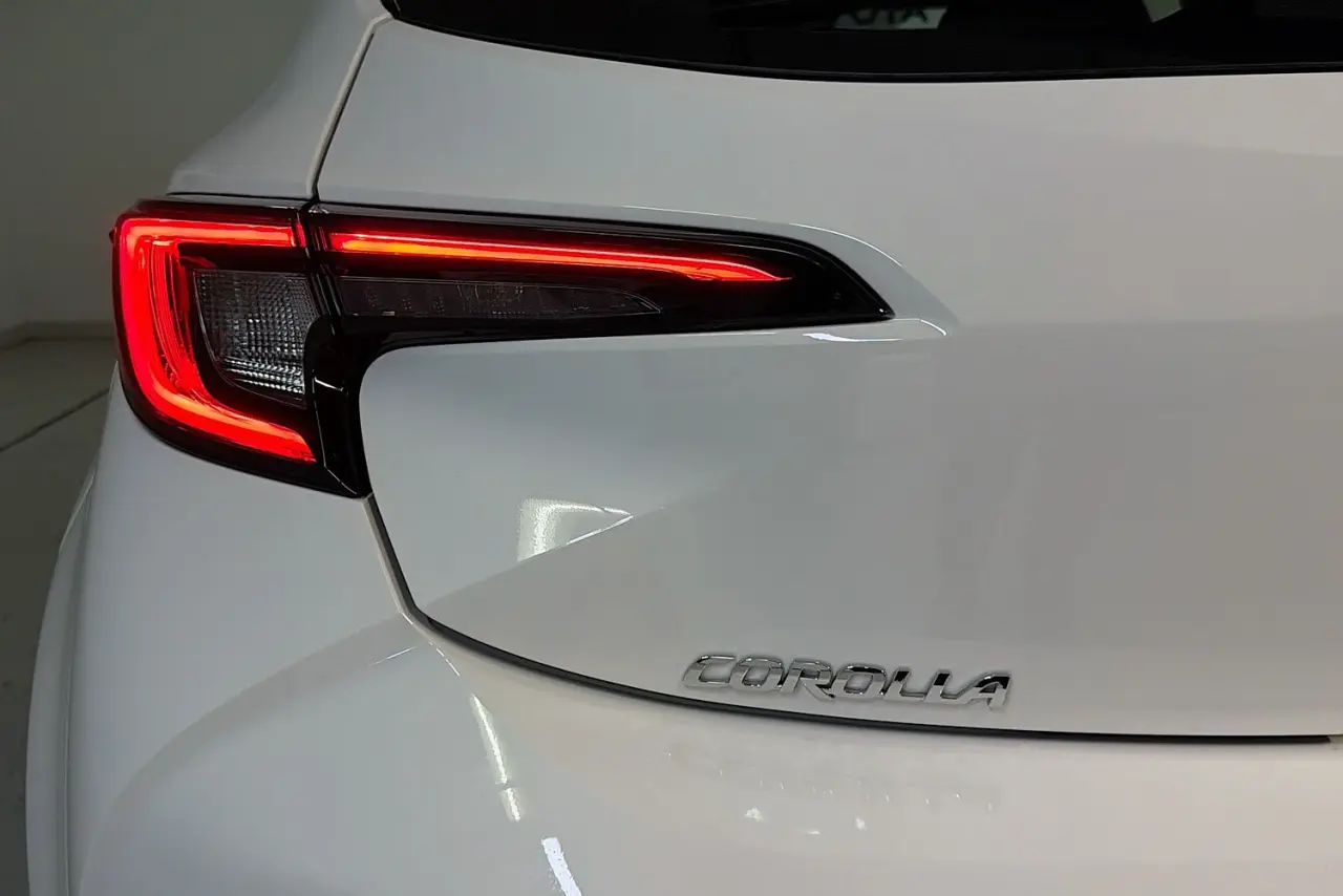 2025 Toyota Corolla Gallery Image 8