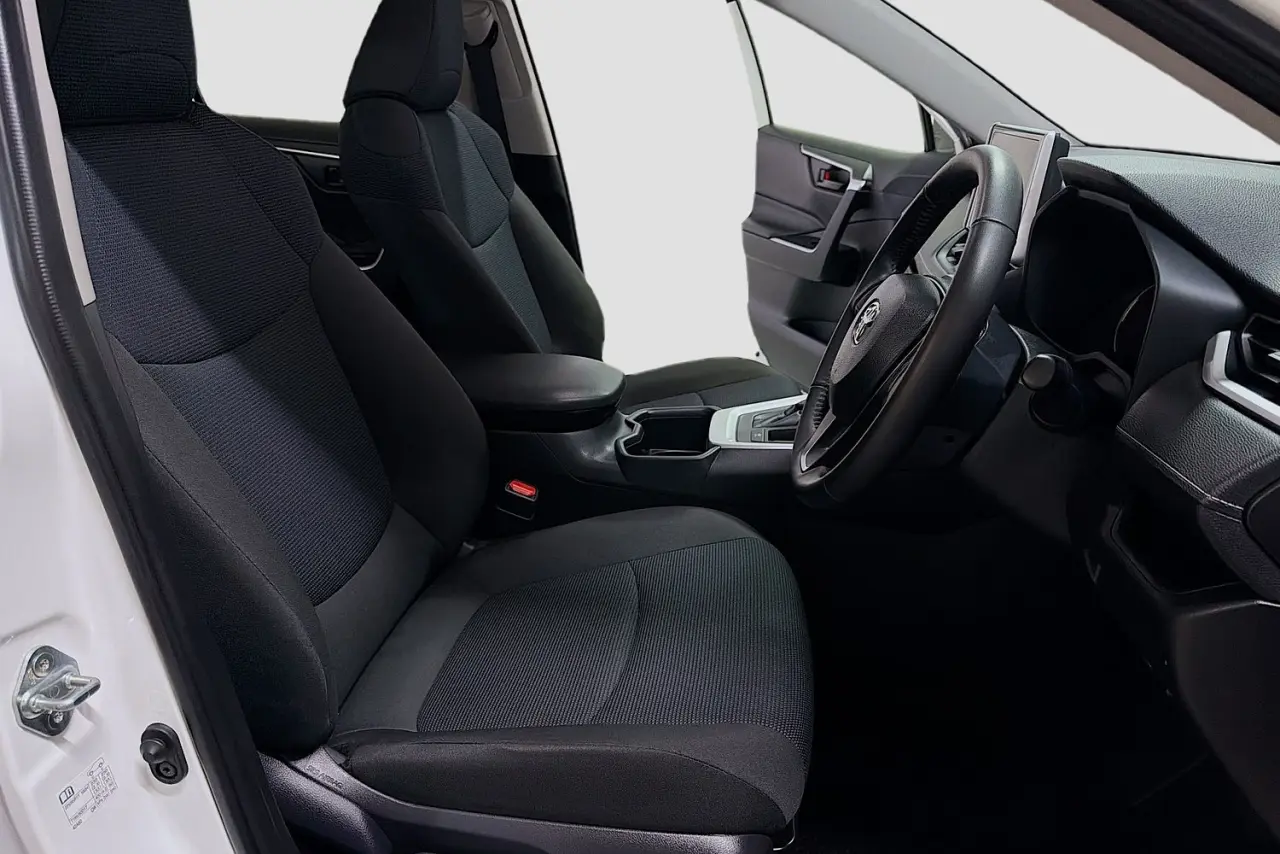 2025 Toyota RAV4 Gallery Image 13