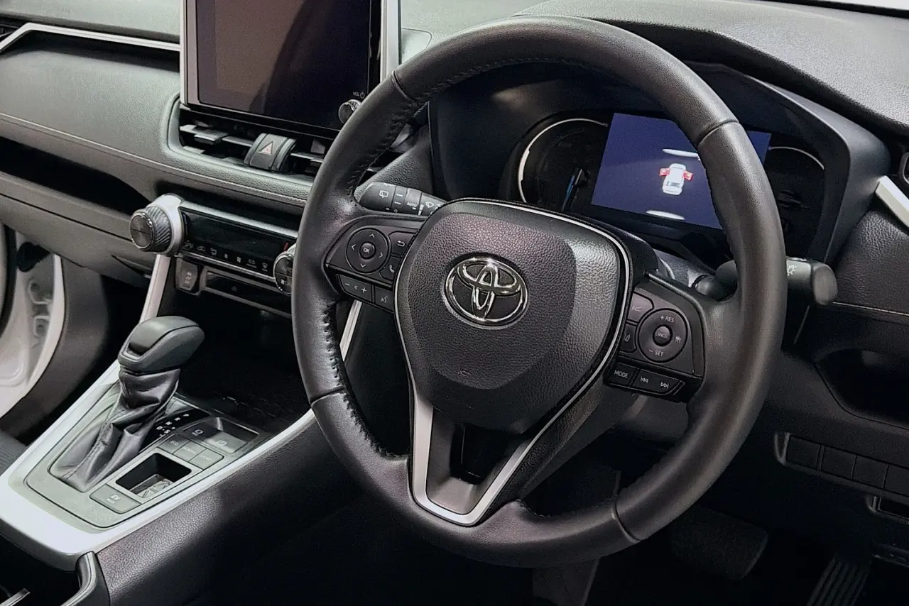 2025 Toyota RAV4 Gallery Image 14
