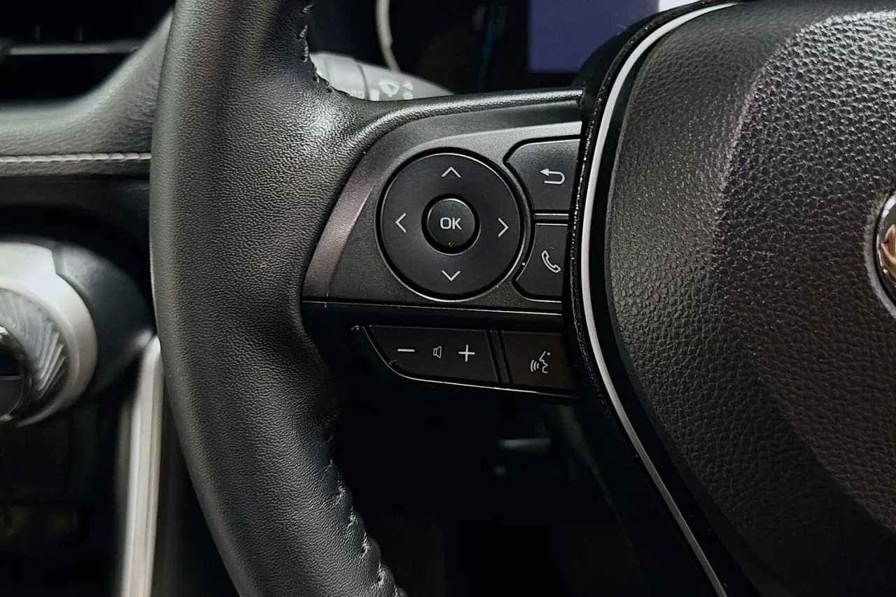 2025 Toyota RAV4 Gallery Image 19