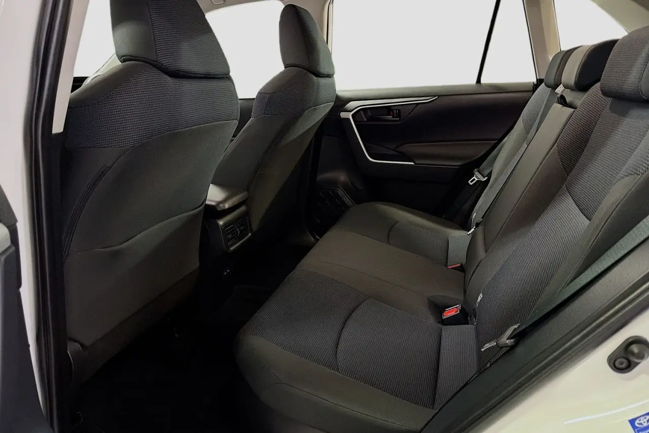 2025 Toyota RAV4 Gallery Image 26